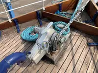 Tàu dẫn đường để bán