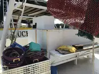 Tàu kéo lưới để bán