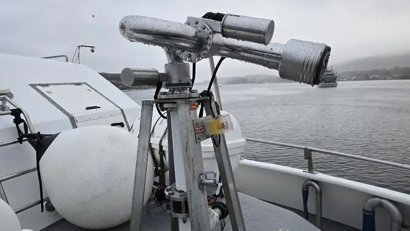 Tàu kéo để bán