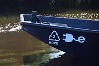 Tàu làm việc để bán