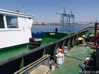 Tàu làm việc để bán