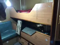 Tàu kéo lưới để bán