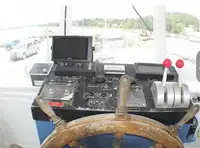 Tàu du lịch để bán