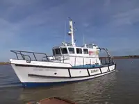 Tàu container để bán