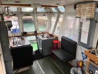 Tàu kéo để bán