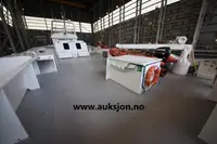 Tàu hai thân để bán