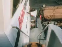 Tàu đổ bộ, chở hàng để bán