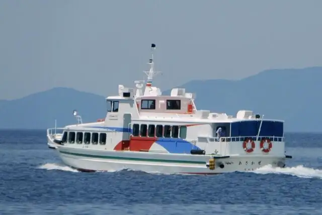 Tàu phà để bán