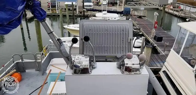 Tàu kéo lưới để bán