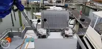 Tàu kéo lưới để bán
