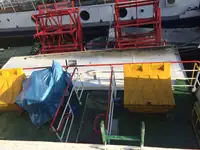 Tàu container để bán