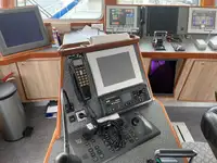Tàu kéo lưới để bán