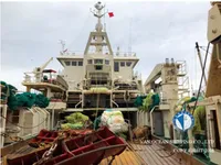 Tàu kéo lưới để bán