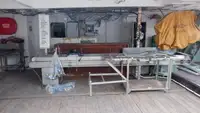 Tàu câu dài để bán