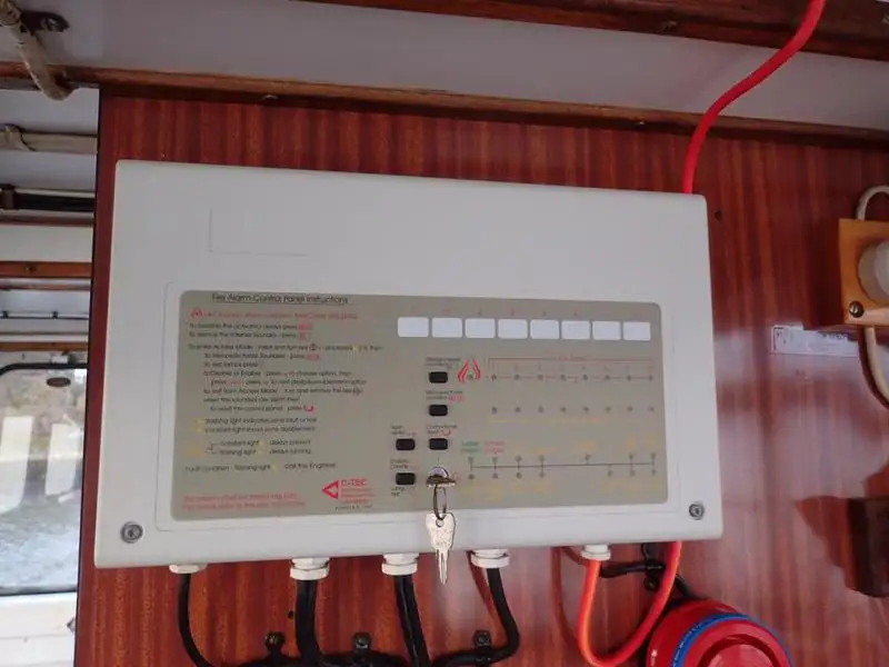 Tàu khảo sát để bán