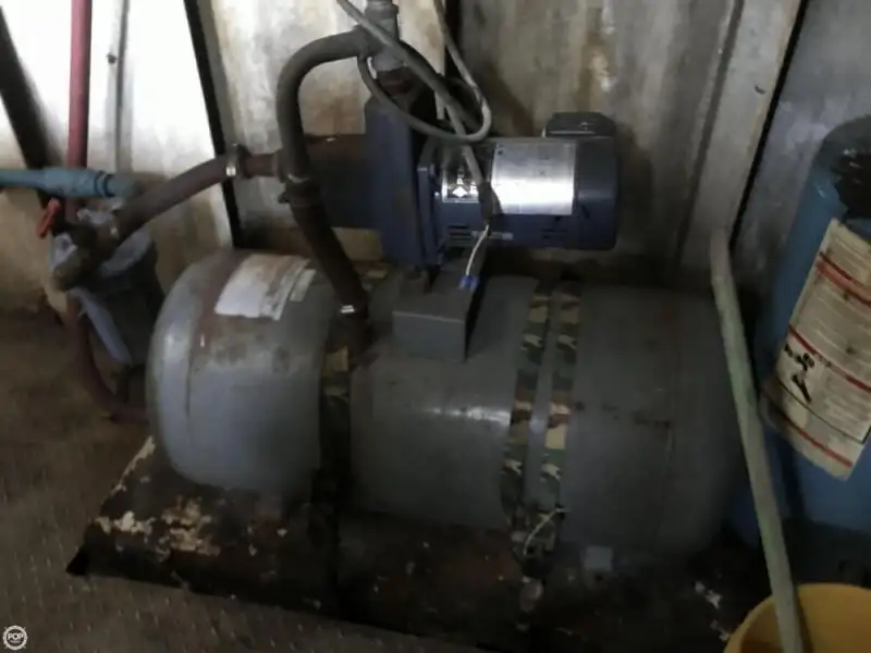 Tàu kéo để bán