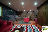 Tàu du lịch để bán