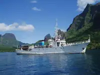 Tàu nghiên cứu rao bán