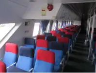 Tàu hai thân để bán