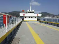 Tàu phà để bán