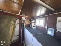 Tàu kéo lưới để bán