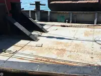Tàu kéo để bán
