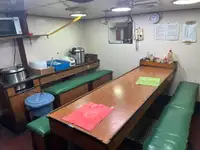 Tàu kéo lưới để bán