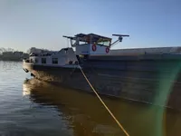 Sà lan để bán