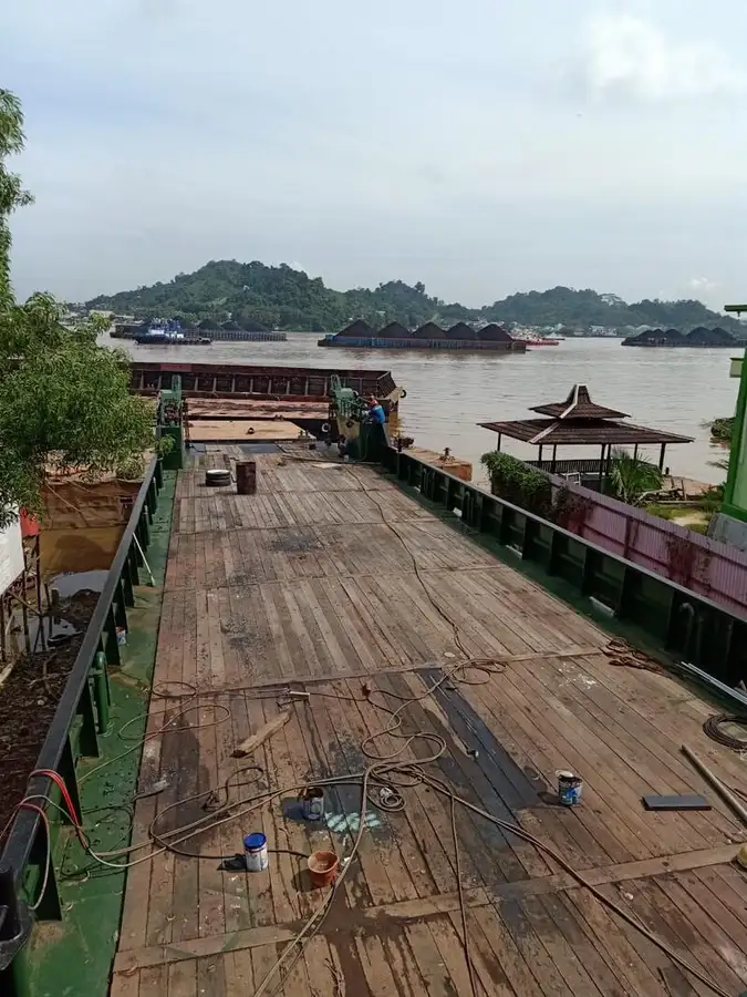 Tàu đổ bộ, chở hàng để bán