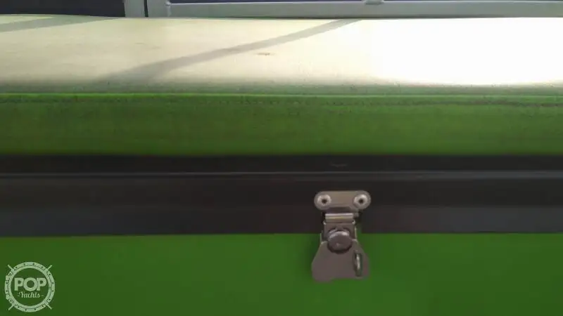 Tàu container để bán