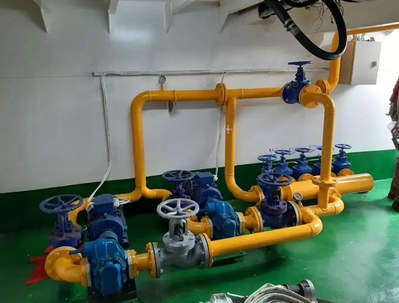 Tàu kéo để bán