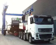 Tàu làm việc để bán