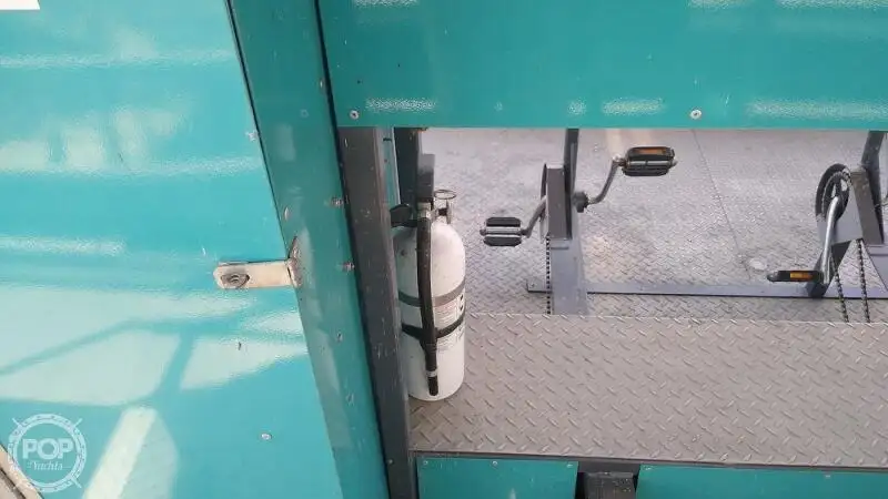 Tàu container để bán