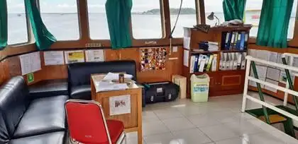 Tàu đổ bộ, chở hàng để bán
