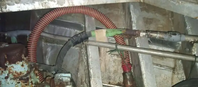 Tàu kéo lưới để bán