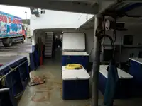 Tàu kéo lưới để bán