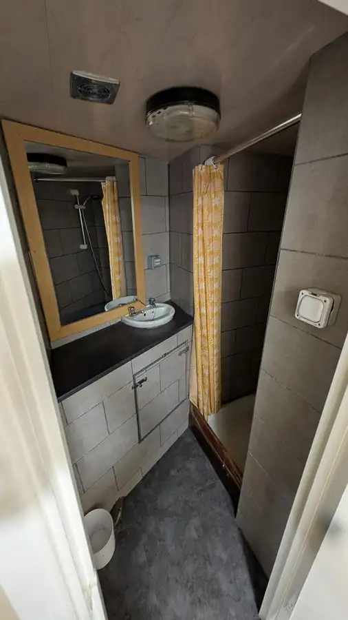 Tàu khảo sát để bán