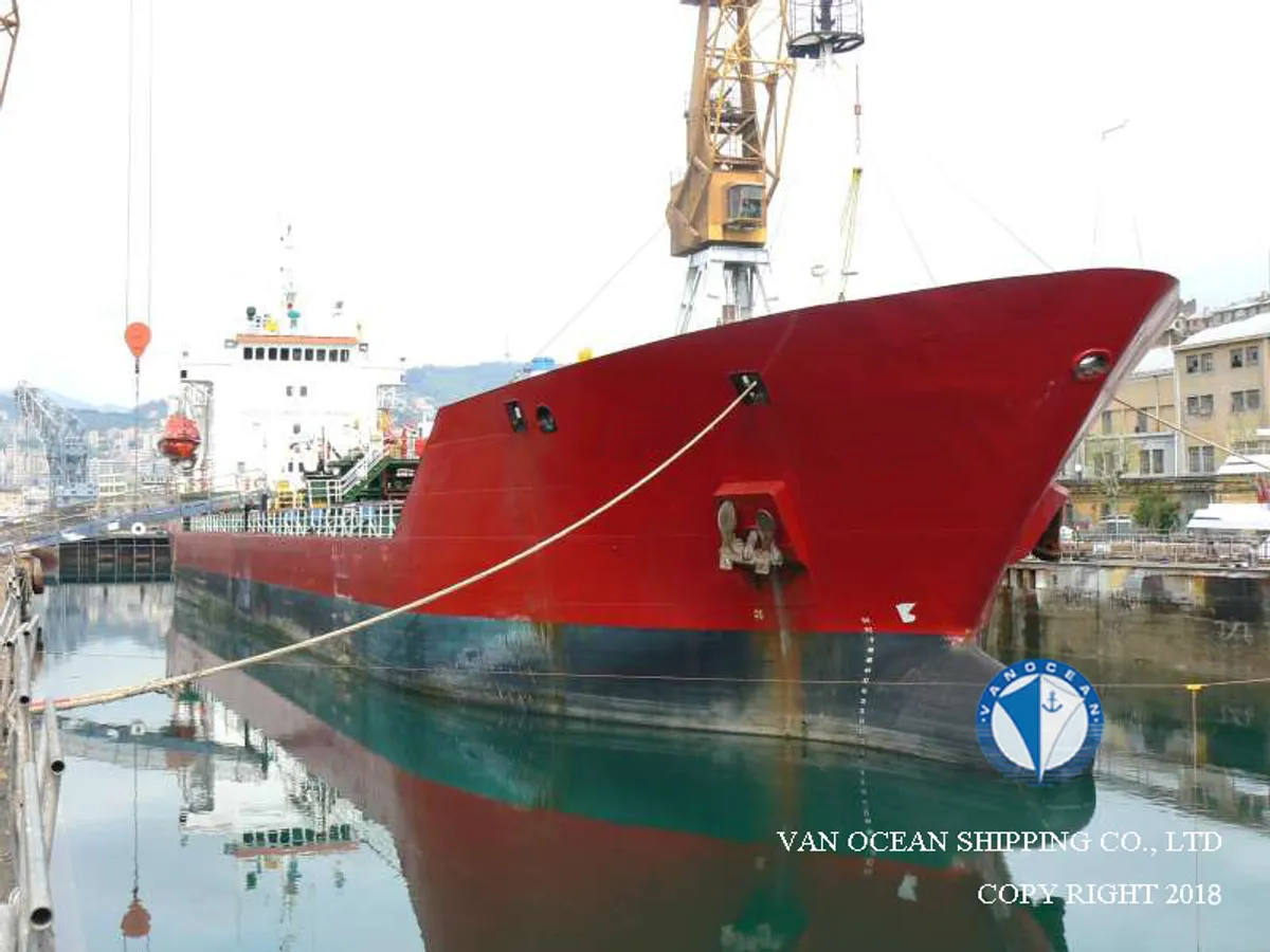 Tàu chở dầu/hóa chất để bán
