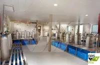 Tàu du lịch để bán