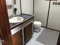 Tàu kéo lưới để bán