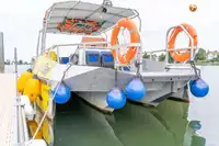 Tàu phà để bán