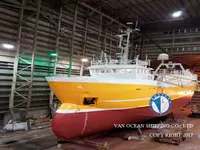Tàu kéo lưới để bán