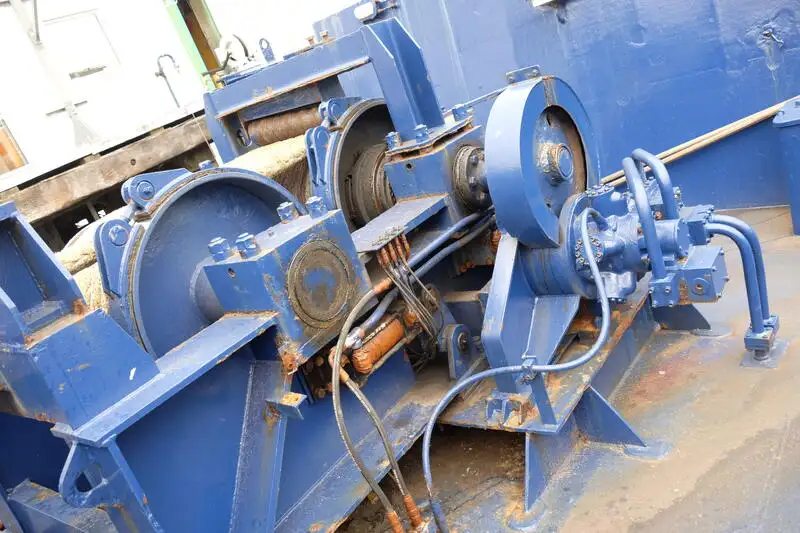 Tàu kéo để bán