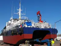 Tàu du lịch để bán