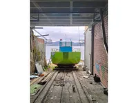 Tàu làm việc để bán