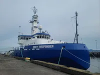 Tàu kéo để bán