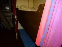 Tàu làm việc để bán