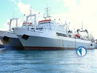 Tàu kéo lưới để bán