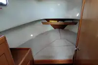 Tàu làm việc để bán