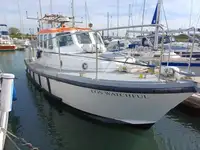 Tàu chở khách để bán